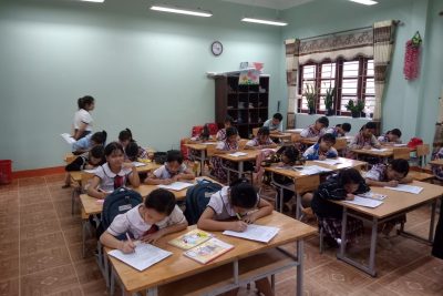 Hội thi “Viết chữ đúng, rèn chữ đẹp” cấp trường của giáo viên và học sinh Trường Tiểu học Long Sơn
